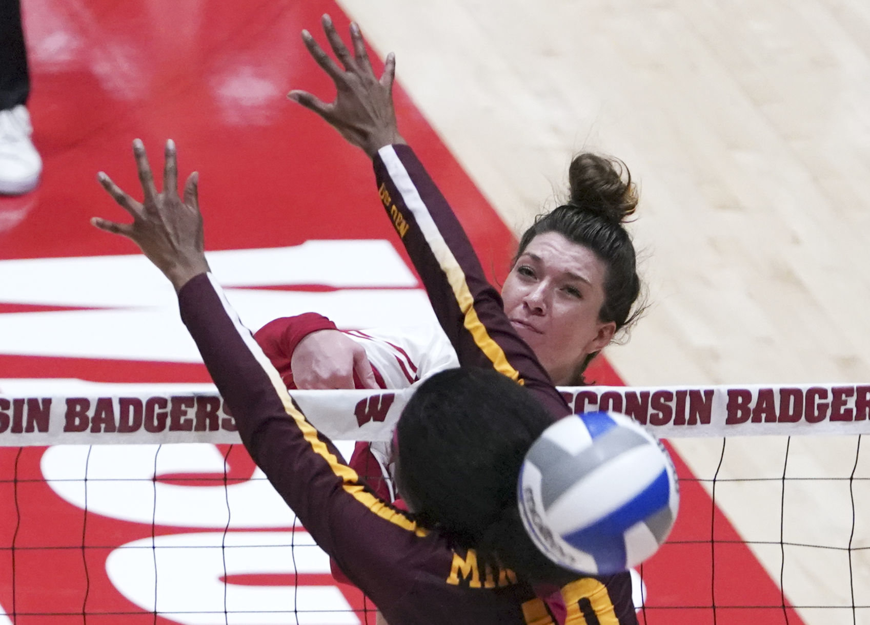 2019-10-13-UW vs MN Volleyball 14-10132019173528